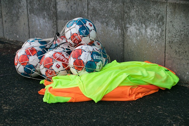 源于其严格 源于其严格